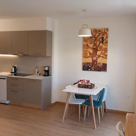 Uni Island - City Heart Suites Heraklion Exterior foto