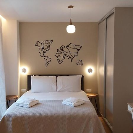 Uni Island - City Heart Suites Heraklion Exterior foto