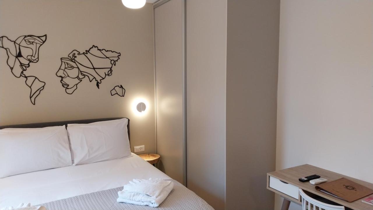 Uni Island - City Heart Suites Heraklion Exterior foto