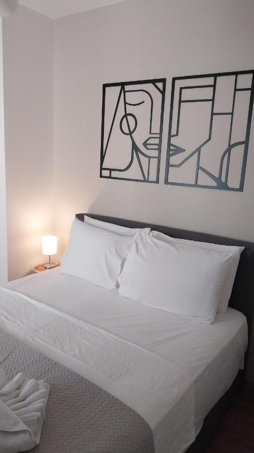 Uni Island - City Heart Suites Heraklion Exterior foto