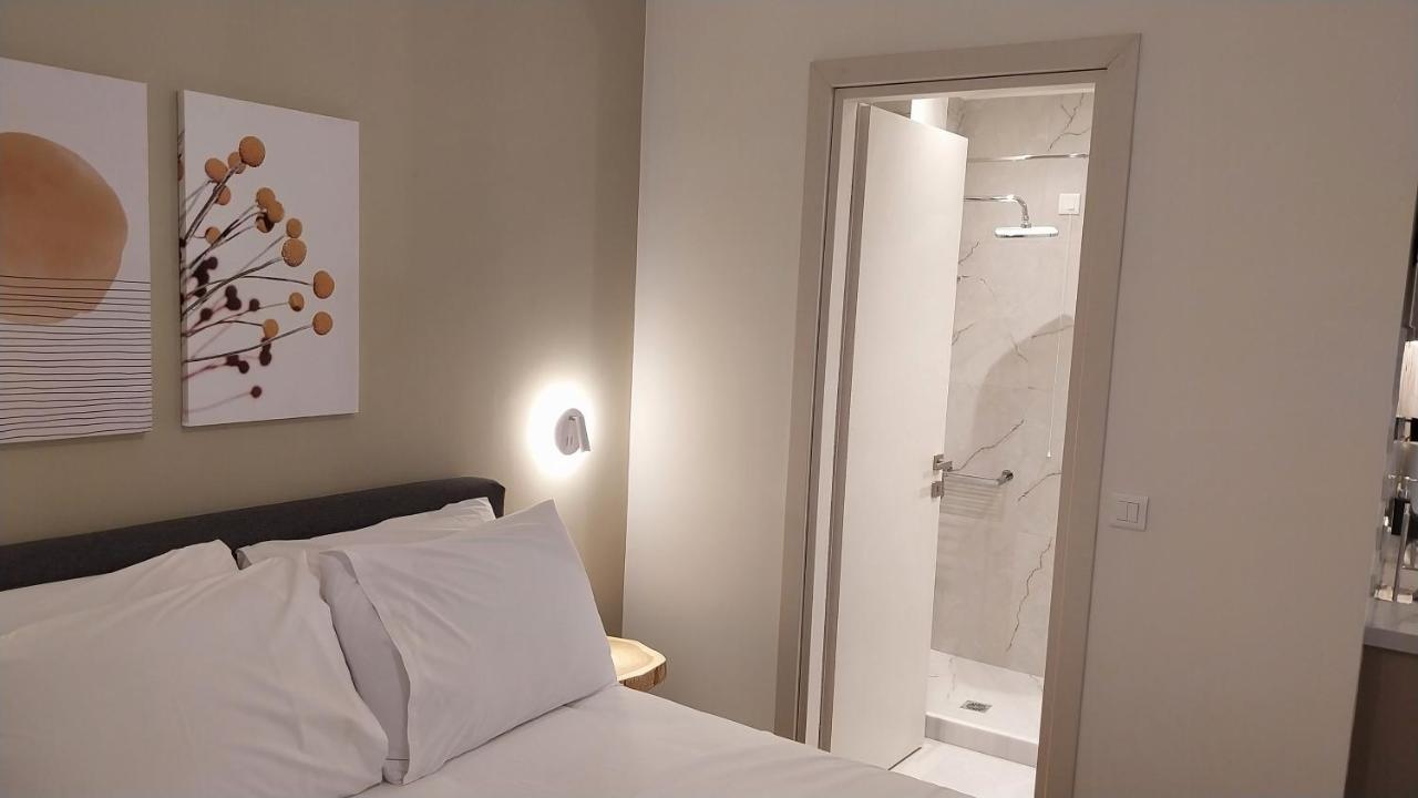 Uni Island - City Heart Suites Heraklion Exterior foto