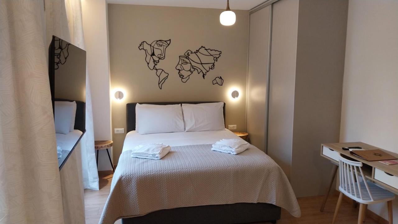 Uni Island - City Heart Suites Heraklion Exterior foto