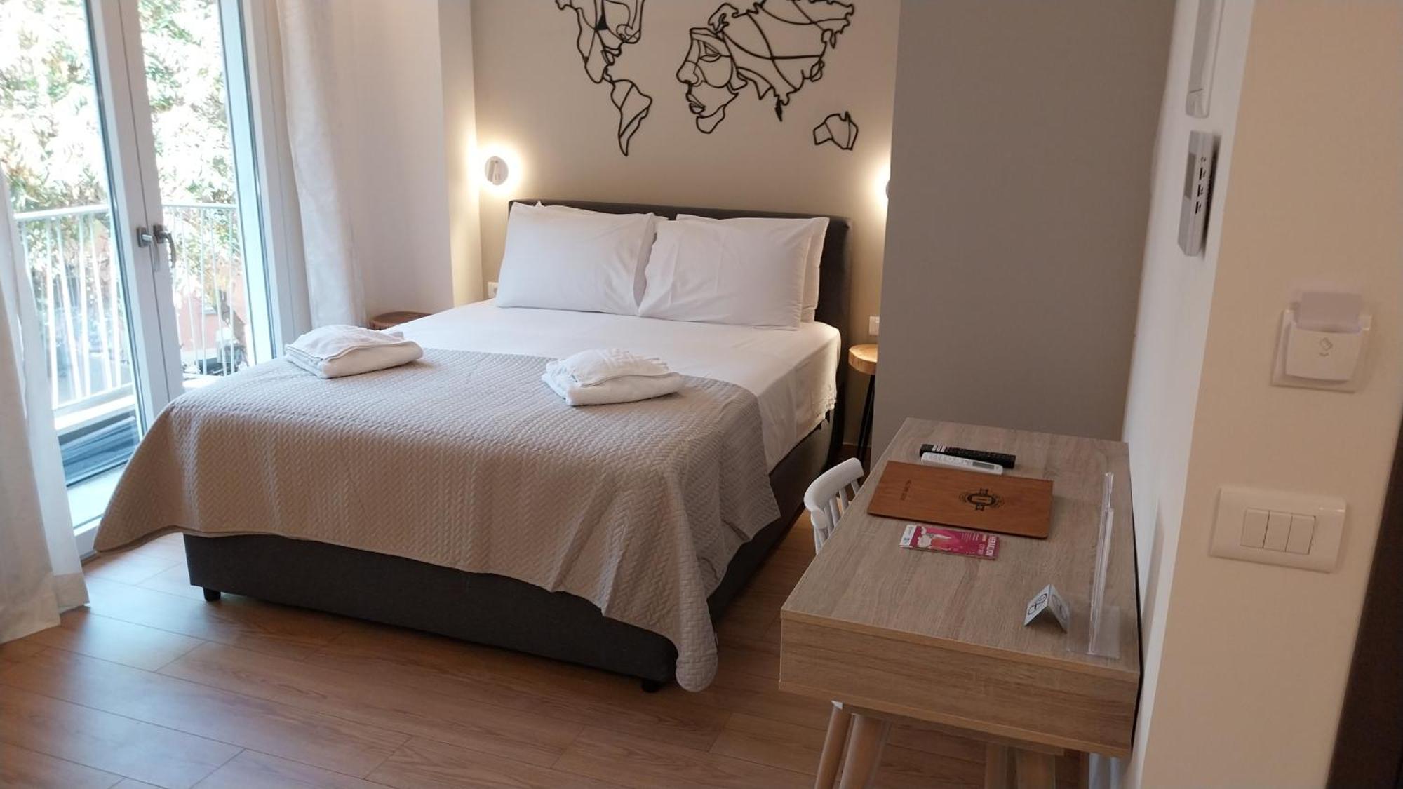 Uni Island - City Heart Suites Heraklion Exterior foto